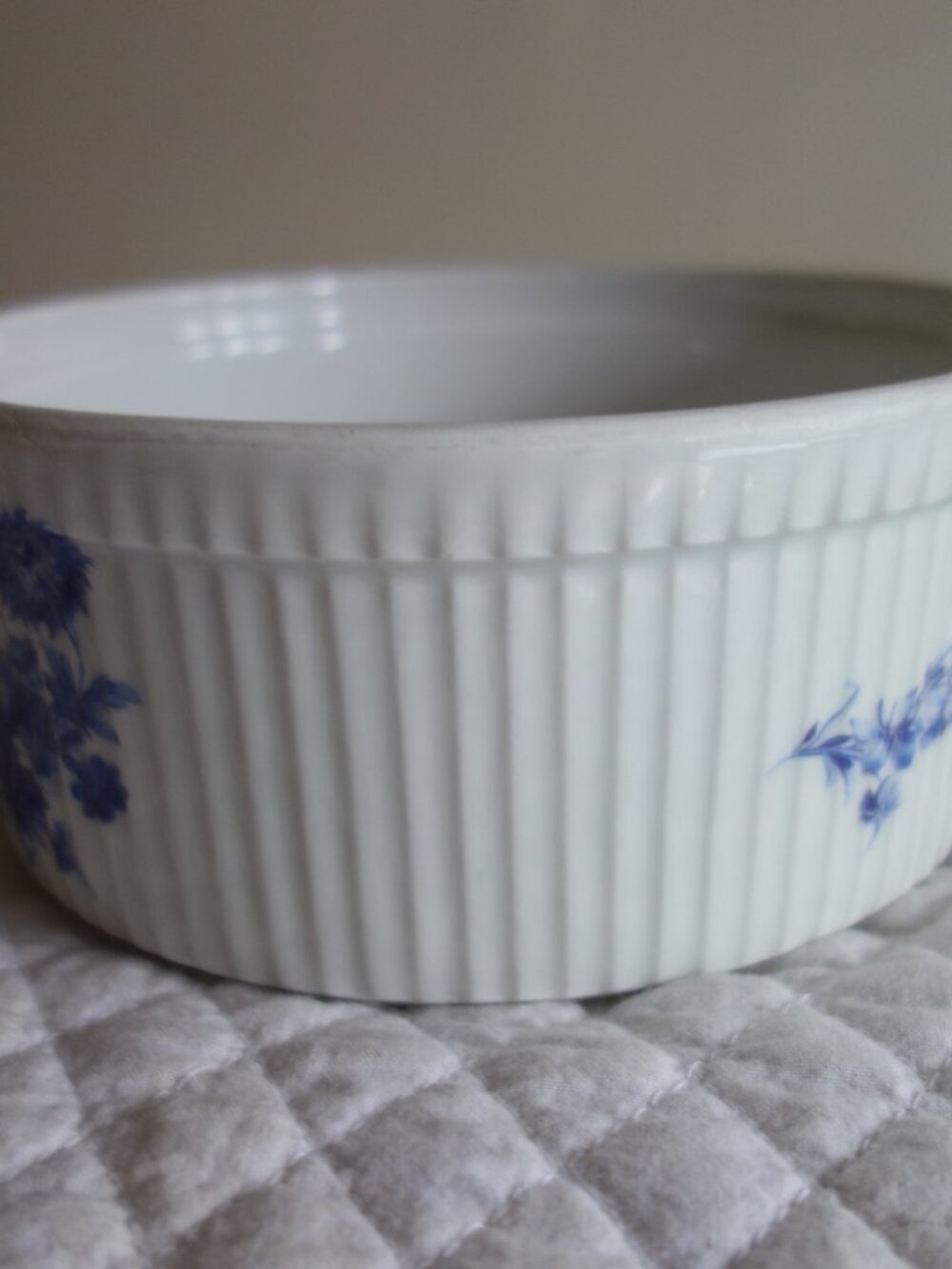 CORDON BLEU BIA France Casserole Souffle Dish - Blue White Floral - Picture 3 of 7